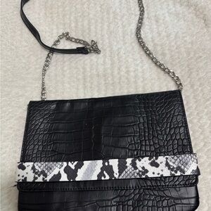 Mossimo‎ Supply Co Black and White Crossbody Bag